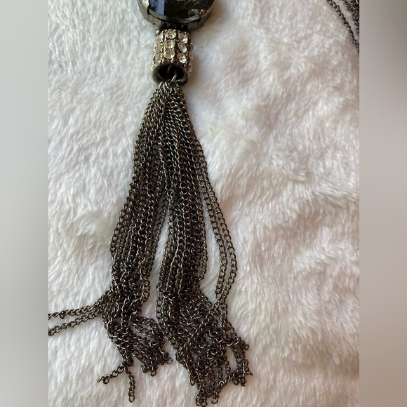 Metal Tassel Necklace‎ with 3 Large Faceted Stones - Picture 3 of 10